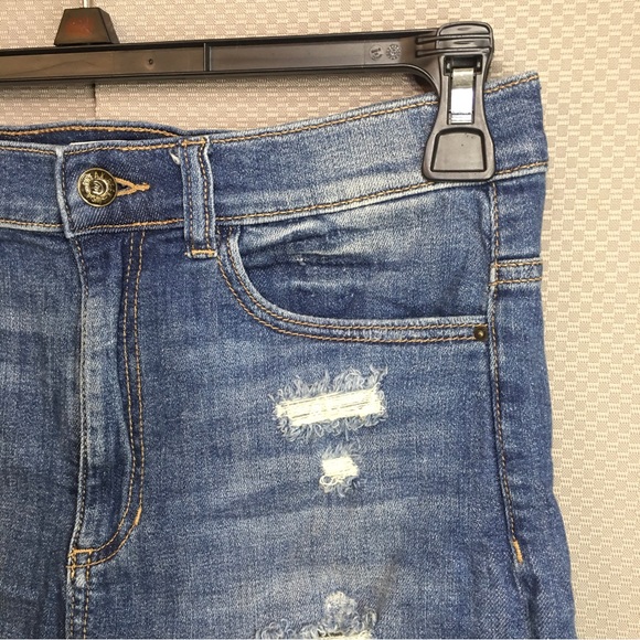 Sneak Peek high rise cuffed distressed women’s jean shorts size large stretch - Picture 4 of 10